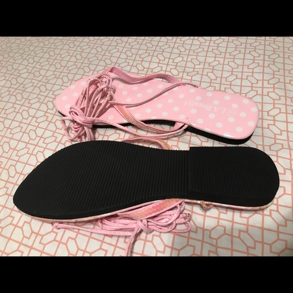 Pink flip flops - Picture 3 of 3